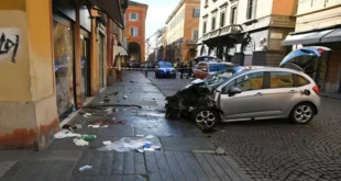 السداد | 4 منهم بحالة حرجة.. إصابة 8 أشخاص في حادثة دهس بمدينة مودينا الإيطالية