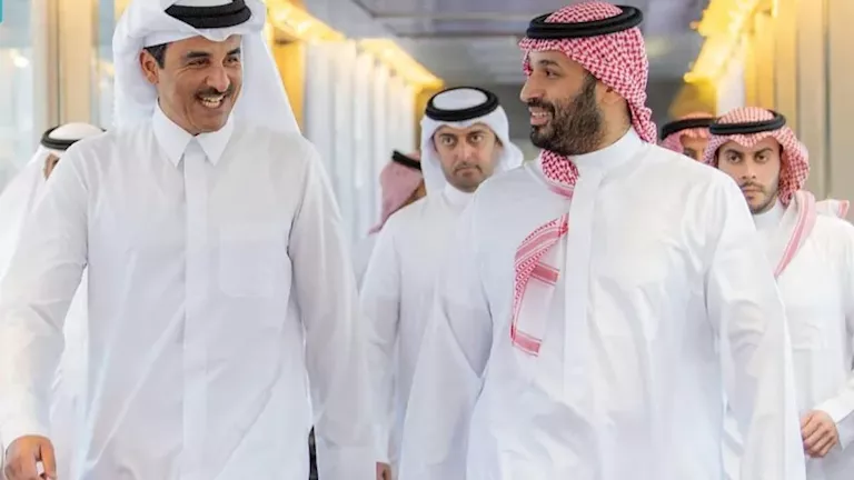 السداد | أمير قطر وولي العهد السعودي يبحثان هاتفيا التطورات الإقليمية والدولية