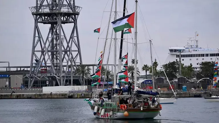 السداد | إسرائيل تعلن ترحيل جميع الناشطين الأجانب في أسطول الصمود