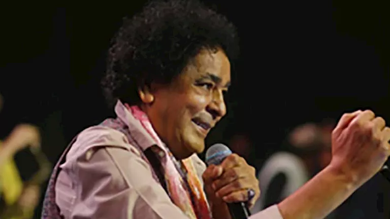 السداد | بأصوات منير وأحلام والجسمي.. كيف أحيا نجوم الغناء تكبيرات عيد الأضحى؟