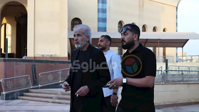 السداد | بالصور.. أول ممثل يصل عزاء عبد الرحمن أبو زهرة بمسجد المشير