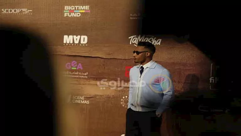 السداد | بالفيديو- ماذا فعل محمد رمضان أمام الكاميرات في العرض الخاص لفيلم "أسد"؟