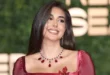 السداد | بحر وباقة ورود.. ياسمين صبري تستعرض جمالها في كان