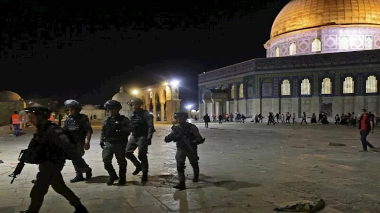 السداد | بحماية قوات الاحتلال.. وزير إسرائيلي يقتحم المسجد الأقصى المبارك
