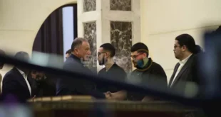 السداد | "بيظبط القميص احتراما للتقاليد".. ماذا فعل الخطيب قبل دخول عزاء عبدالرحمن أبو زهرة؟ - صور