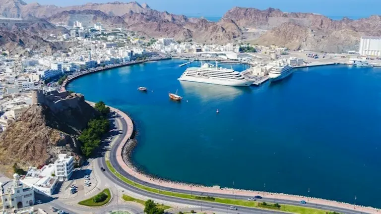 السداد | تزامنًا مع قمة بكين.. هجوم غامض يُغرق سفينة هندية قبالة سواحل عُمان