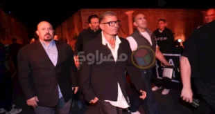 السداد | جيسون ستاثام وعمرو دياب.. النجوم في نزال الملاكمة الأسطوري تحت سفح الأهرامات