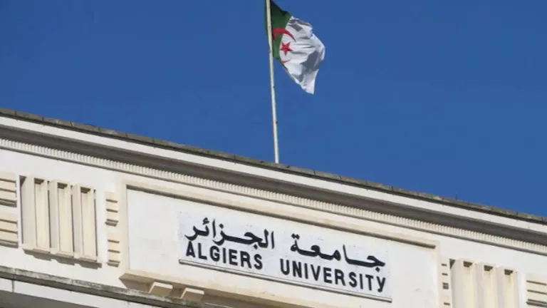 السداد | حظر حفلات التخرج داخل الجامعات الجزائرية.. ما القصة؟ 