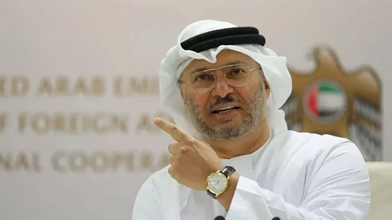 السداد | طهران ترد على أنور قرقاش وتدوينة التنمر الإيراني .. ماذا قالت؟ 