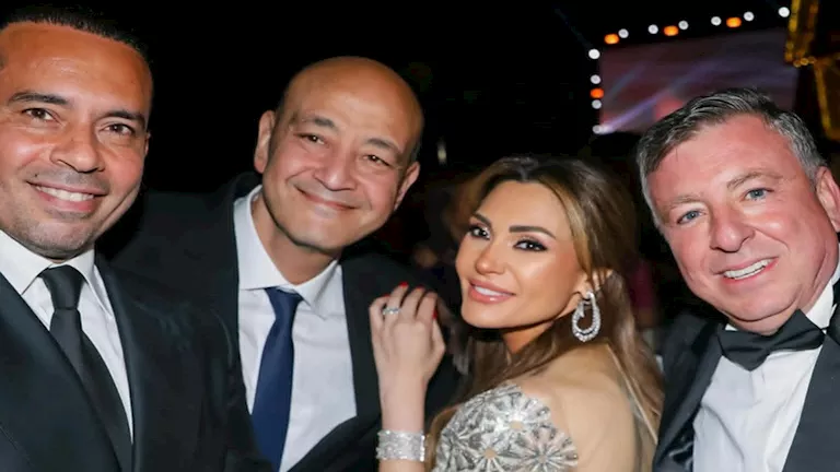 السداد | عمرو أديب ودينا طلعت.. 20 صورة لنجوم ومشاهير تصدرت التريند وأثارت جدلا