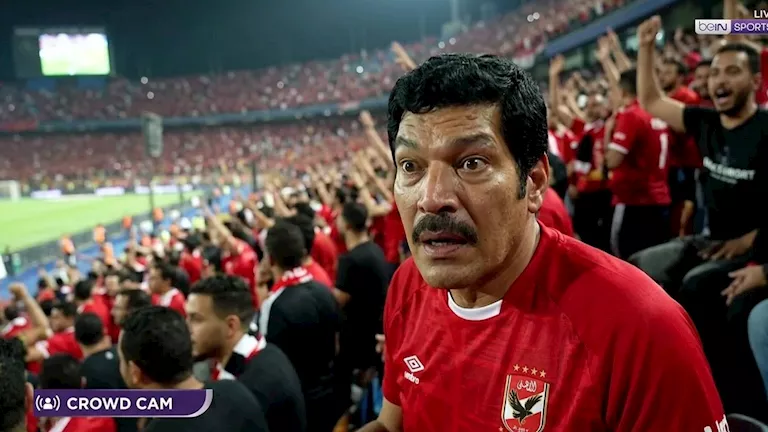 السداد | قبل مباراة الزمالك..صور باسم سمرة في المدرجات تثير الجدل.. والفنان يرد