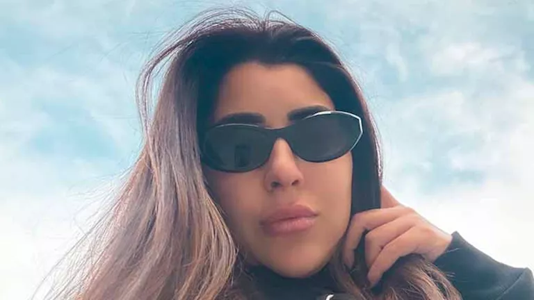 السداد | كارولين عزمي بإطلالة بسيطة فاخرة.. هكذا اختارت اللوك