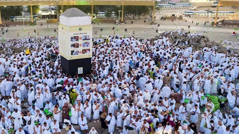 السداد | مشاهد من توافد حجاج بيت الله الحرام إلى عرفات 