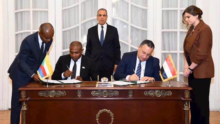 السداد | مصر وجزر القمر توقعان مذكرات تفاهم جديدة لتعزيز التعاون المشترك في التعليم والتدريب الدبلوماسي 