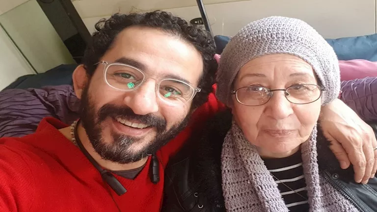 السداد | وفاة والدة الفنان أحمد حلمي بعد صراع مع المرض