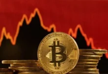 البيتكوين يتماسك تحت 60 ألف دولار ويستعد لتسجيل خسارة فصلية