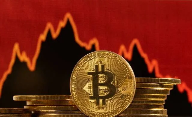 البيتكوين يتماسك تحت 60 ألف دولار ويستعد لتسجيل خسارة فصلية