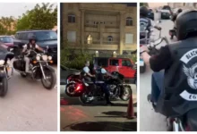 السداد | 20 صورة- سائقو الدراجات البخارية في عزاء الفنان الراحل محمد مرزبان