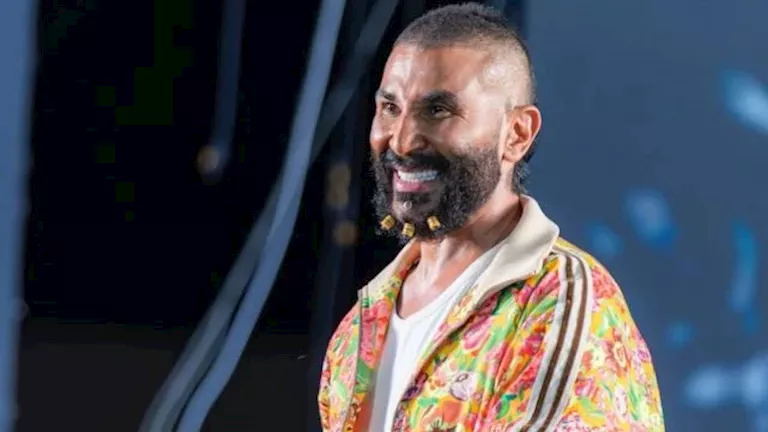 السداد | أحمد سعد عن تركيب توكة في ذقنه: "أنا ما بعملش حاجة حرام"