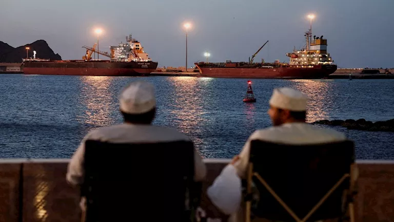 السداد | إيران تعلن بدء رفع الحصار الأمريكي عن موانئها