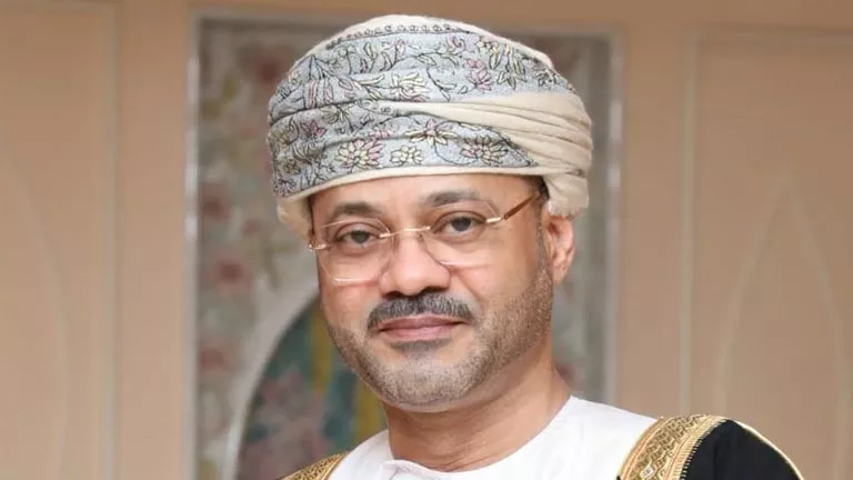 السداد | إيران وعُمان يؤكدان التزامهما بحرية الملاحة في مضيق هرمز
