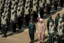 السداد | الحرس الثوري الإيراني يعلن استهداف قواعد أمريكية في الكويت والبحرين