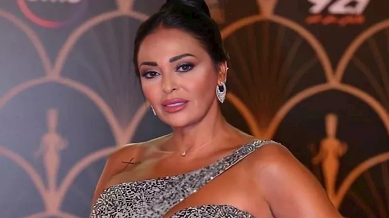 السداد | اللي مع الكبير بيكبر .. داليا البحيري تروي كواليس أول تعاون جمعها بـ عادل إمام 