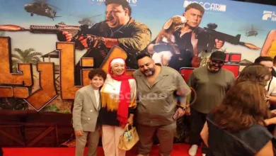 السداد | انتصار بالحجاب ورانيا يوسف بفستان جريء.. لقطات من العرض الخاص لفيلم "صقر وكناريا"