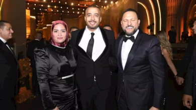 السداد | بالحجاب.. أول ظهور لزوجة الفنان عصام السقا - صورة