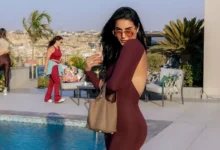 السداد | بالصور.. جوري بكر تتألق بإطلالة رياضية جريئة بجوار حمام السباحة