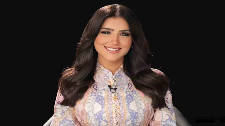 السداد | بالفيديو| مي عمر ومحمد سامي يرقصان في الشارع على أنغام Dancing Queen