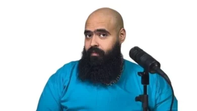 السداد | بعد خروجه من السجن..محمد عبد العاطي يعلن عودة "مع كامل احترامي"