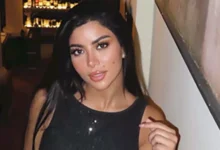 السداد | بفستان أسود.. كارولين عزمي تخطف الأنظار والجمهور:"أجمل البنات"