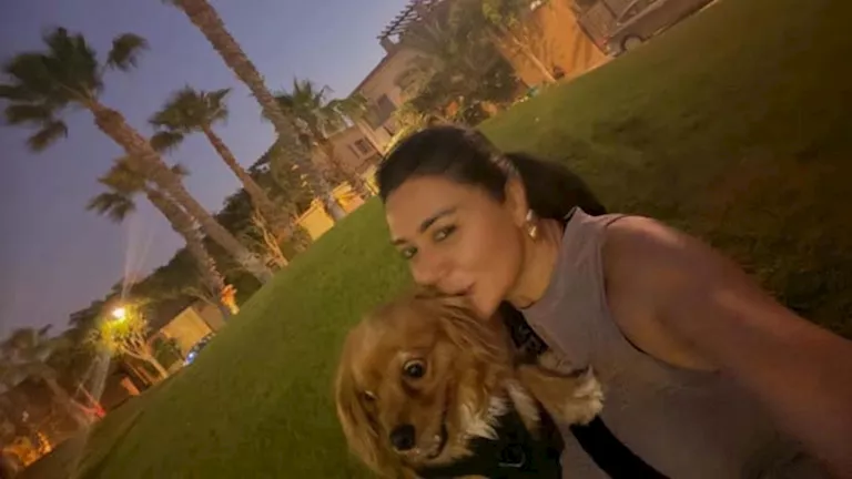 السداد | رانيا يوسف تنشر صورًا مع كلبها وتعلق: "بحب الحيوانات وهفضل أحط لهم الأكل"