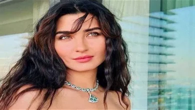 السداد | صور.. النجمة التركية توبا بويوكستون تستمتع بعطلتها الصيفية على البحر