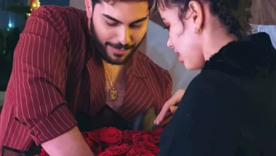 السداد | في أجواء رومانسية.. صديق نور عمرو دياب يهديها باقة ورد والأخيرة ترد: "أحبك جدا"