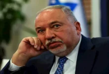 السداد | ليبرمان يهاجم نتنياهو: يقود إسرائيل إلى كارثة أسوأ من اتفاق أوباما