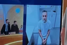 السداد | "مكبل اليدين ومنهك الملامح".. أول ظهور للدكتور حسام أبو صفية في سجون الاحتلال (صور)