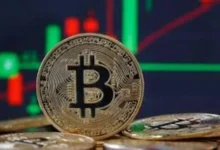 القيمة السوقية لشركة "ستراتيجي" تنخفض دون قيمة حيازاتها من "بيتكوين"