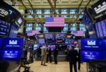 ارتفاع الأسهم الأمريكية مدعومةً بـ "مايكروسوفت" وأشباه الموصلات بعد تثبيت الفائدة
