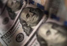 ارتفاع الدولار مدعومًا بأسعار النفط وثبات الفائدة الأوروبية وزيادة التوترات الجيوسياسية