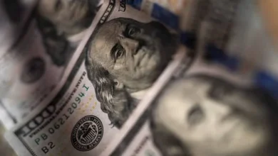 ارتفاع الدولار مدعومًا بأسعار النفط وثبات الفائدة الأوروبية وزيادة التوترات الجيوسياسية