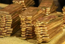 استقرار الذهب بدعم من بيانات الوظائف الأمريكية وتراجع توقعات رفع الفائدة