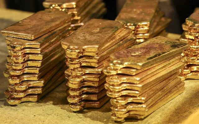استقرار الذهب بدعم من بيانات الوظائف الأمريكية وتراجع توقعات رفع الفائدة