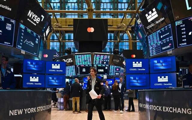 الأسهم الأمريكية تنخفض بعد إعلان ترامب عن حصار هرمز وارتفاع أسعار النفط