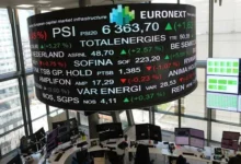 الأسهم الأوروبية تنخفض مع زيادة أسعار النفط وترقب محضر الفيدرالي