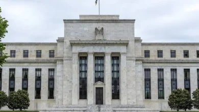 الاحتياطي الفيدرالي يحافظ على سعر الفائدة وسط دعوات من ثلاثة أعضاء لزيادته