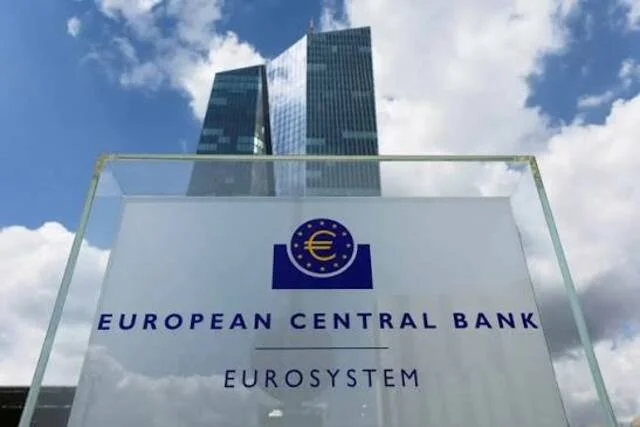 التوترات في مضيق هرمز تسبب تقلبات حادة في توقعات الفائدة الأوروبية