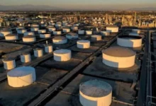 النفط يسجل أعلى مستوى في شهر مع تصاعد التوترات في هرمز
