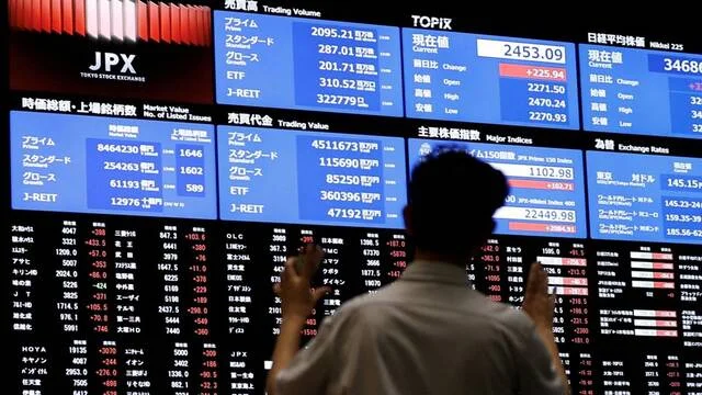 تراجع الأسهم الآسيوية مع بدء تنفيذ الرسوم الجمركية لترامب